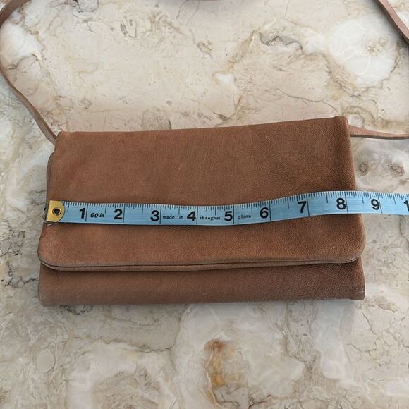 Soho Bags Made In Italy Leather Compact Crossbody Organizer Bag - Picture 15 of 16